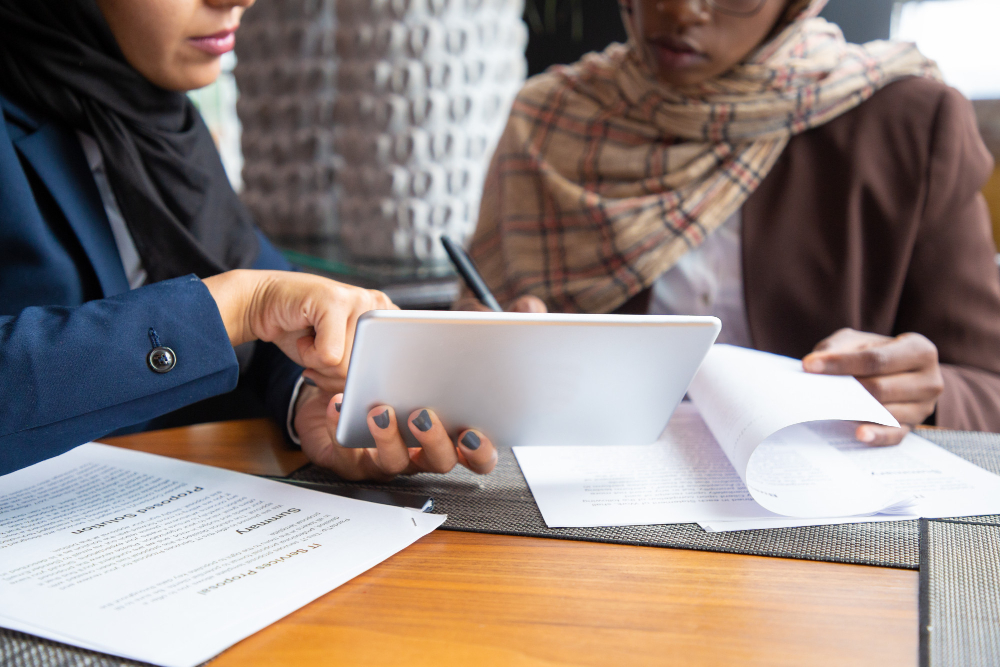 women working - Iqama Status