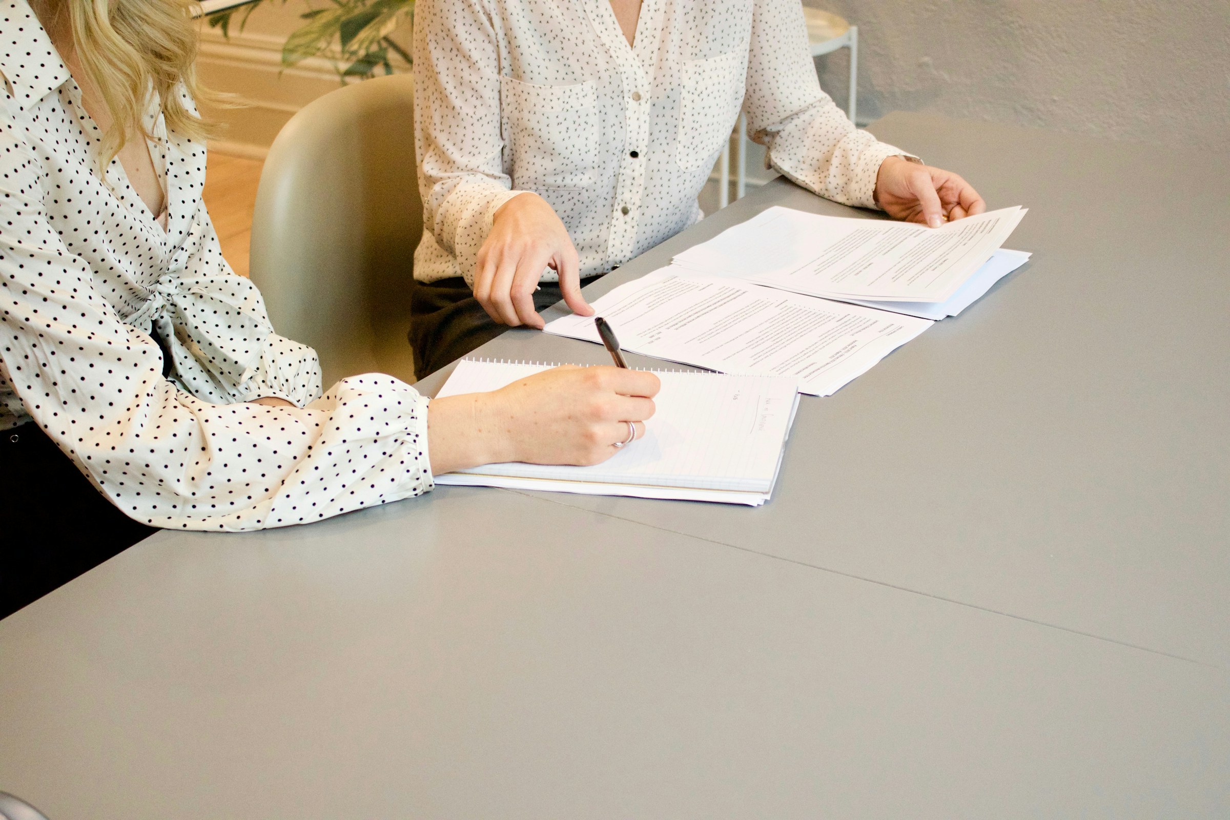 People Discussing - UAE Companies Law