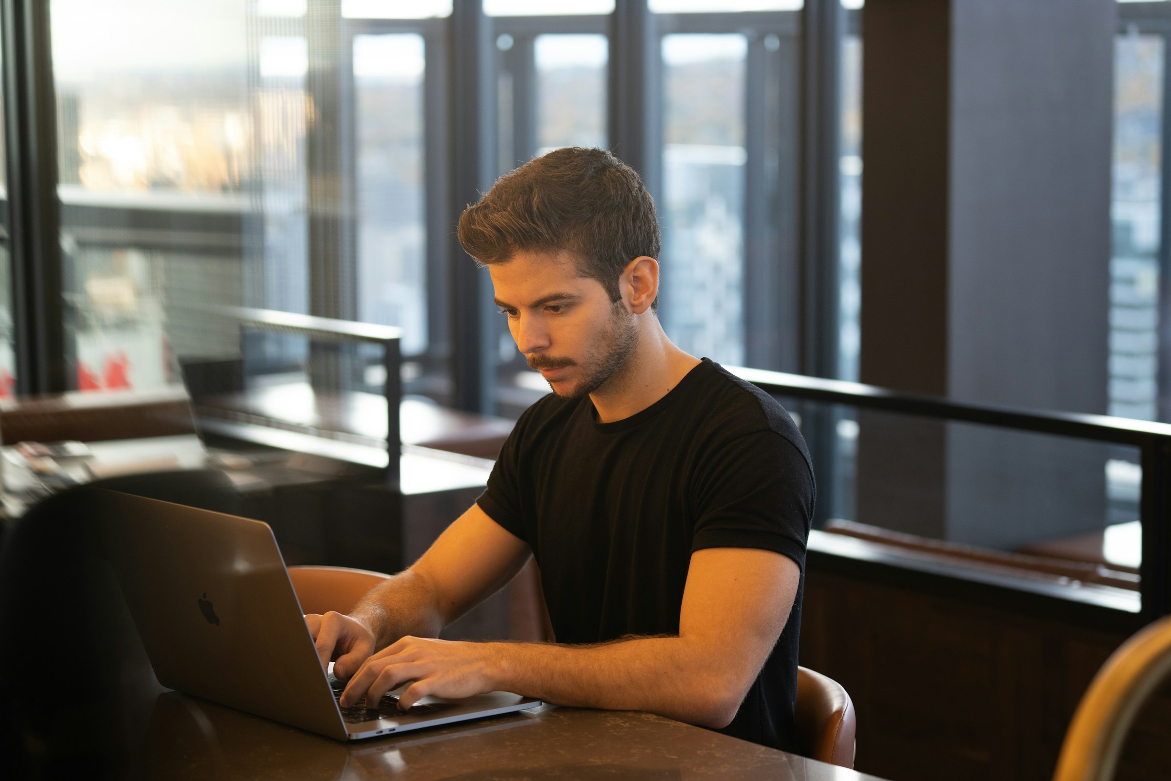 Man Working - Saudi Labour Law Termination of Contract by Employee